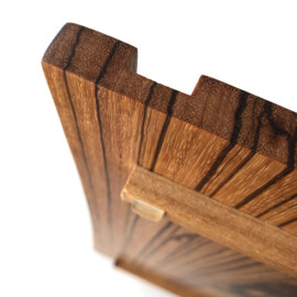 Kurumi, Ambachtelijk gemaakte sushiplank voor één persoon