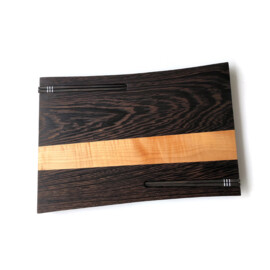 Momiji, Ambachtelijk gemaakte sushiplank voor twee personen