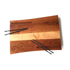 Moeagatta, Ambachtelijk gemaakte sushiplank voor twee personen