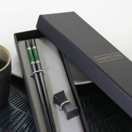 Bungo Dark Green chopsticks in cadeauverpakking (1 setje chopsticks + 1 rest)